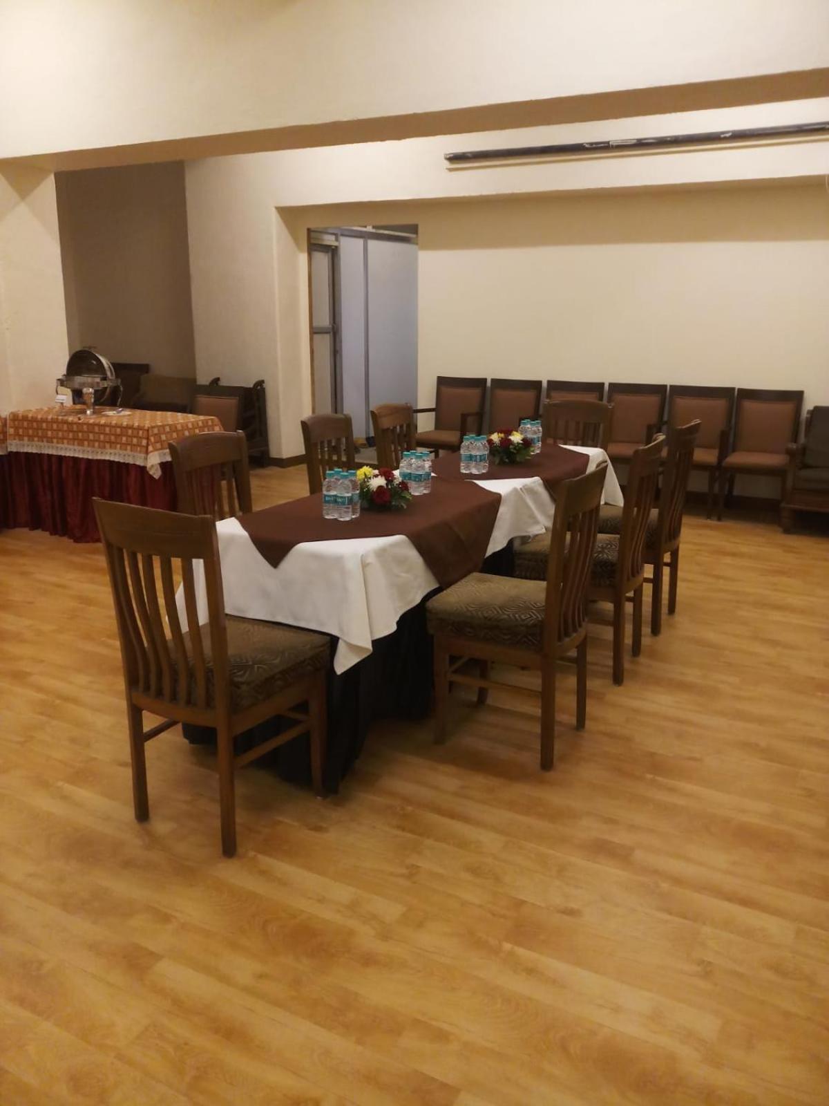 Tuliip Residency Hotel Mumbai Exterior photo