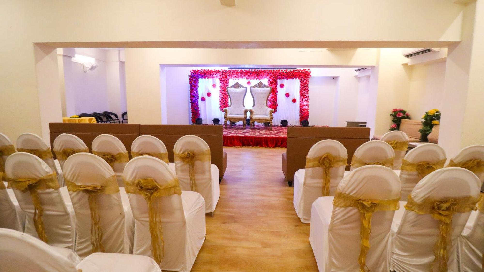 Tuliip Residency Hotel Mumbai Exterior photo